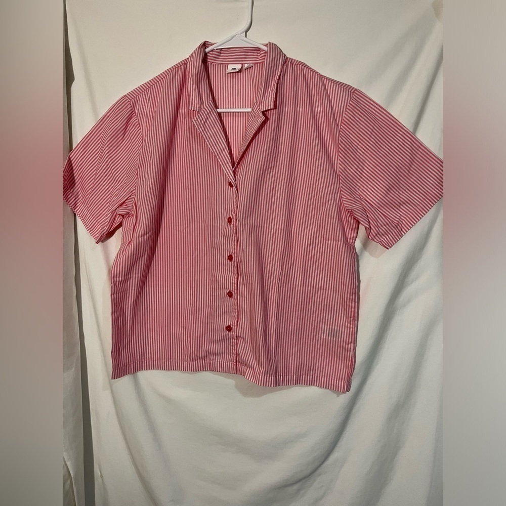 BP. PINK & WHITE STRIPE SHORT SLEEVE BUTTON DOWN RELAXED FIT SHIRT